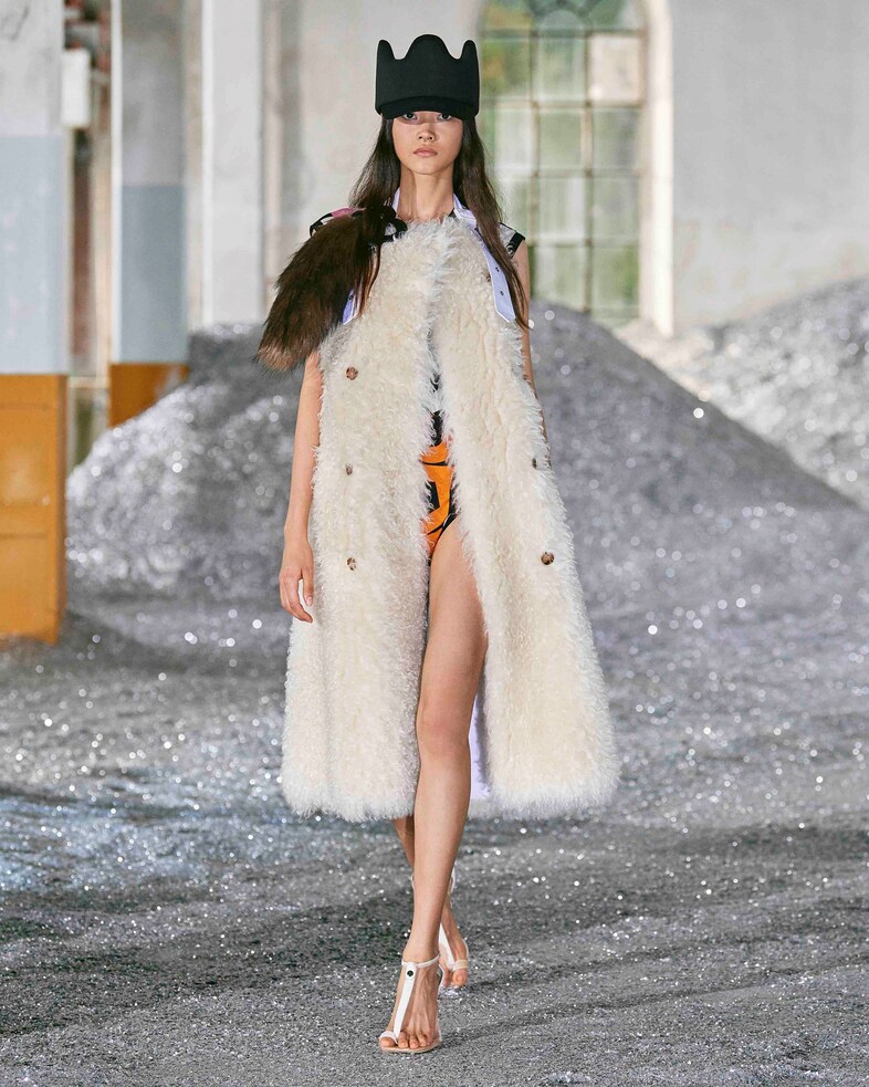 Burberry Spring_Summer 2022 Womenswear Presentatio