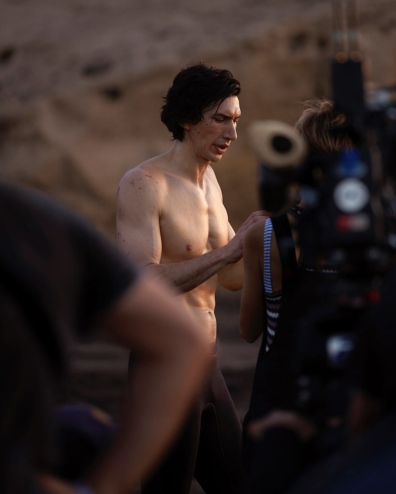 2020_BEAUTY_FRAGRANCE_B5_HERO_SUPPORTING_BTS_RGB_C