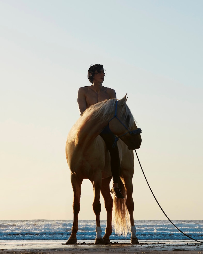 2020_BEAUTY_FRAGRANCE_B5_HERO_SUPPORTING_BTS_RGB_C