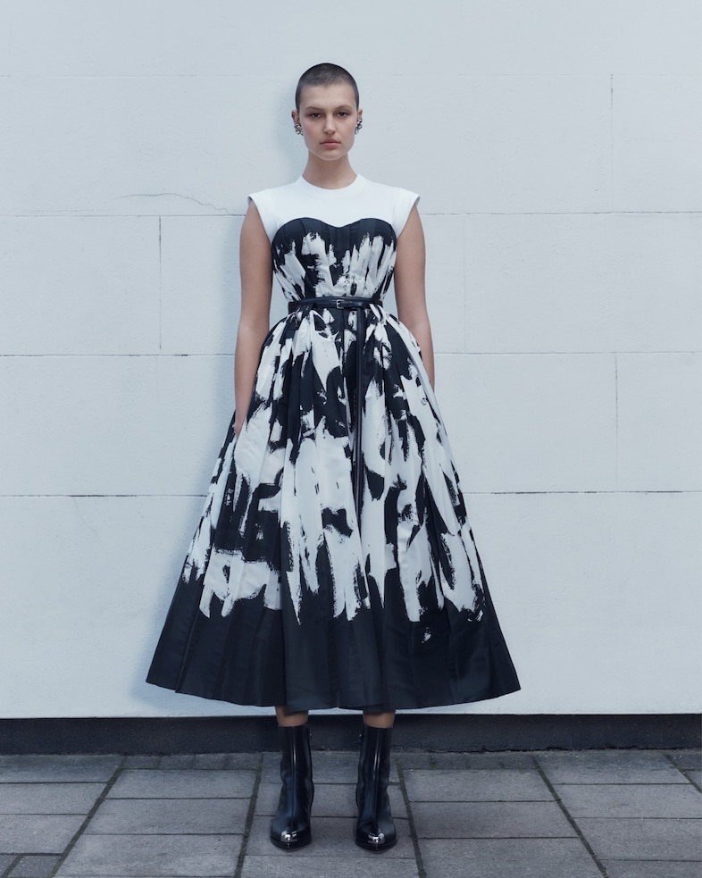 Alexander McQueen Autumn/Winter 2022 pre-collection