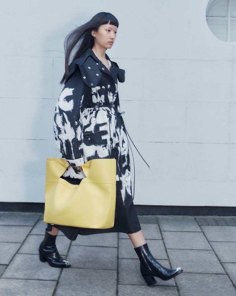 Alexander McQueen Autumn/Winter 2022 pre-collection