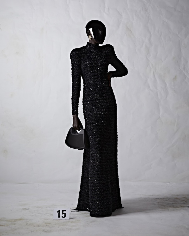 BALENCIAGA 51 COUTURE LOOK 15_AKUOL DENG ATEM