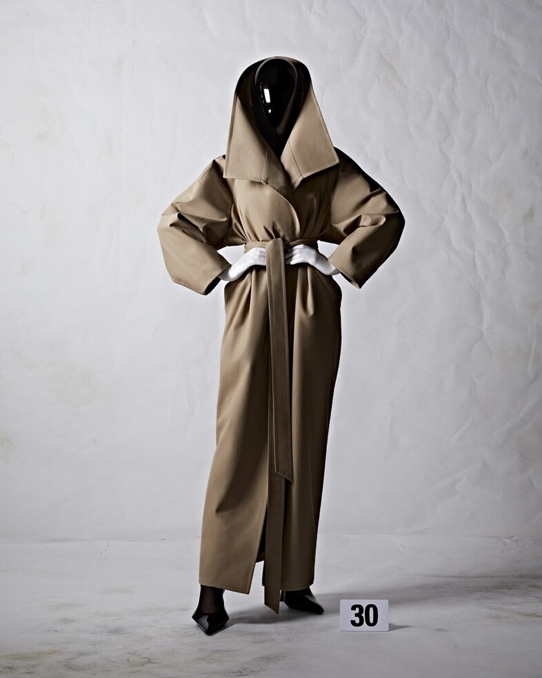 BALENCIAGA 51 COUTURE LOOK 30_SASHA JACIUK