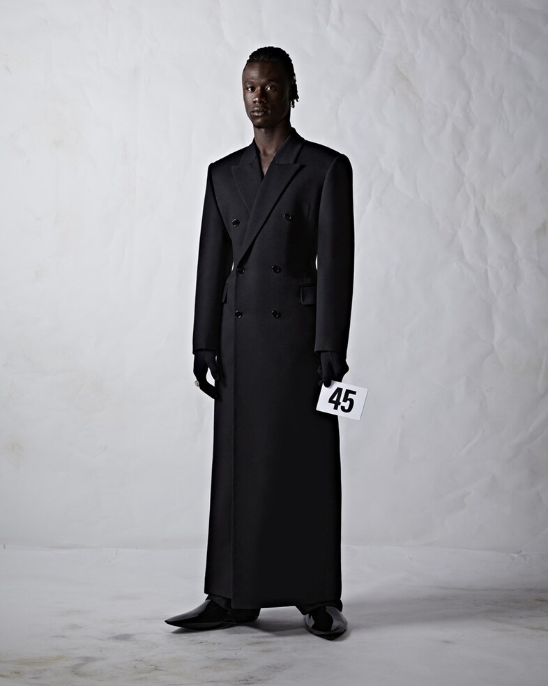 BALENCIAGA 51 COUTURE LOOK 45_EDUARDO CAMAVINGA