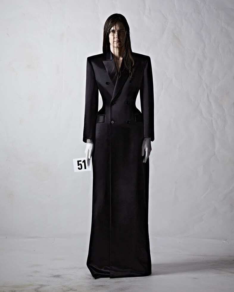 BALENCIAGA 51 COUTURE LOOK 51_ELIZA DOUGLAS