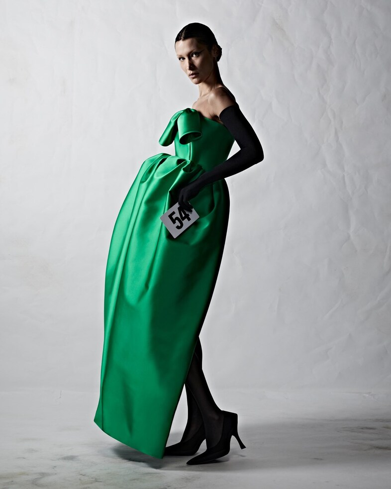 BALENCIAGA 51 COUTURE LOOK 54_BELLA HADID