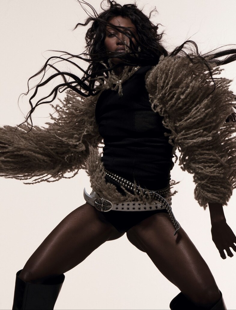 12_AN43_MF3_EmmaWyman_MariliAndre_10