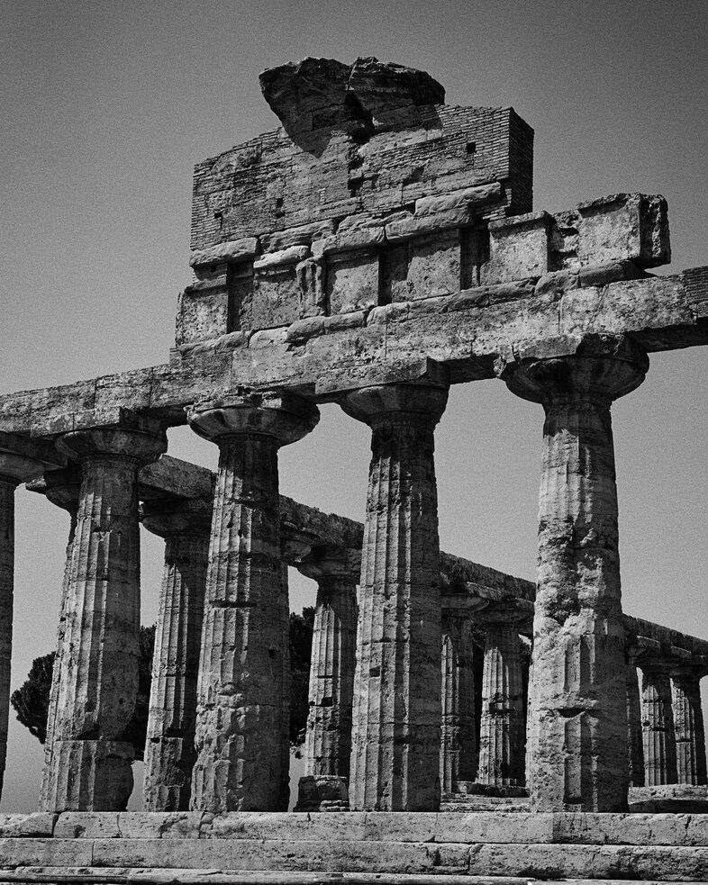 Napoli, Napoli, Napoli book Brett Lloyd photographer