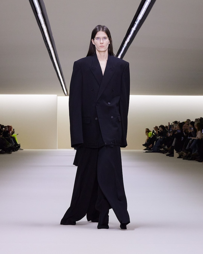 BALENCIAGA WINTER 23 LOOK 1_ELIZA