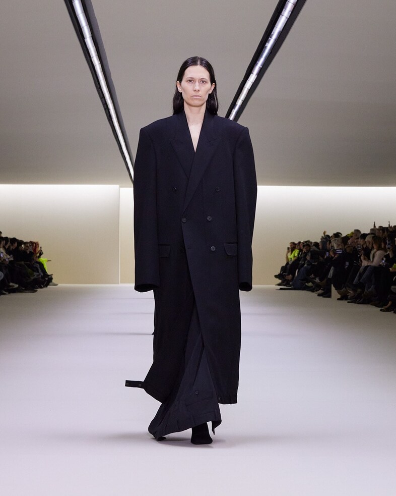 BALENCIAGA WINTER 23 LOOK 3_YURI