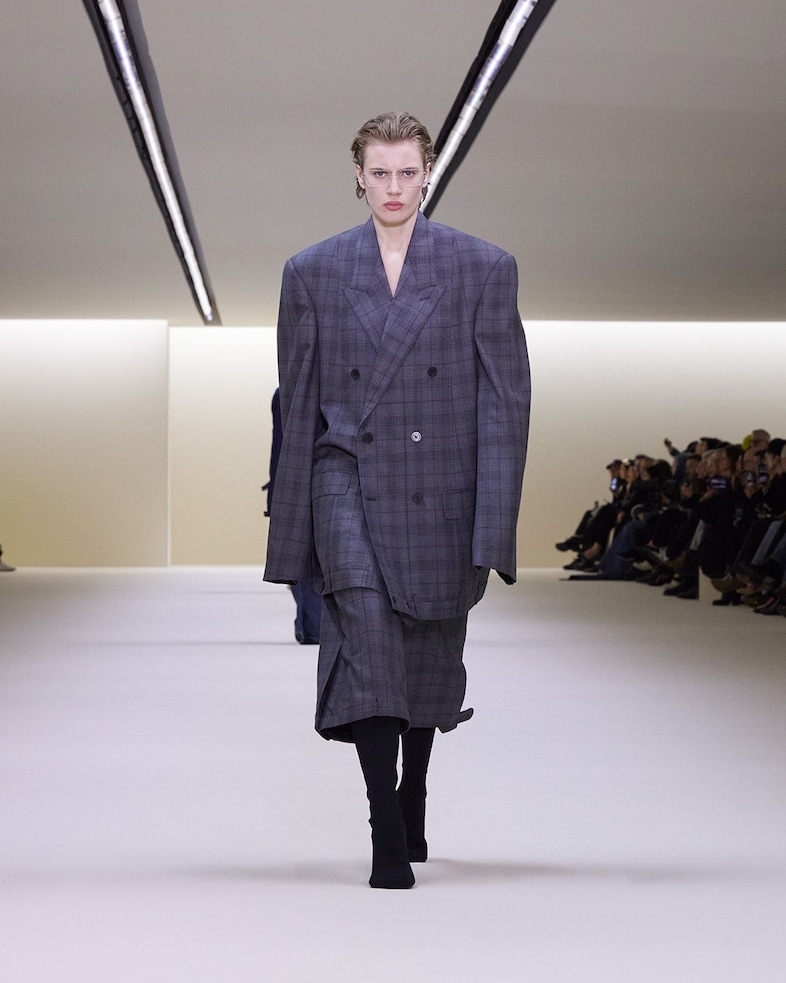 BALENCIAGA WINTER 23 LOOK 11_ELIO