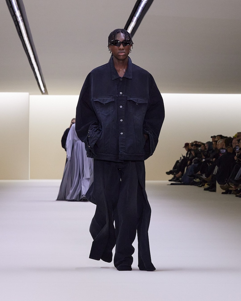 BALENCIAGA WINTER 23 LOOK 20_BLESSING