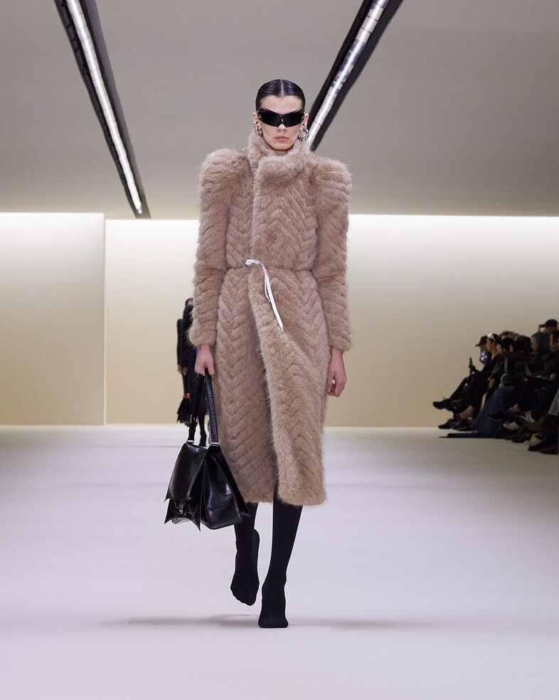 BALENCIAGA WINTER 23 LOOK 39_SIHANA