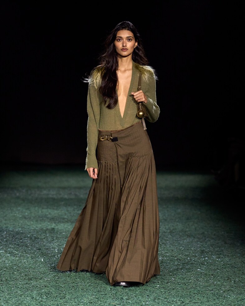 Burberry Winter 2024 Show - Look 3
