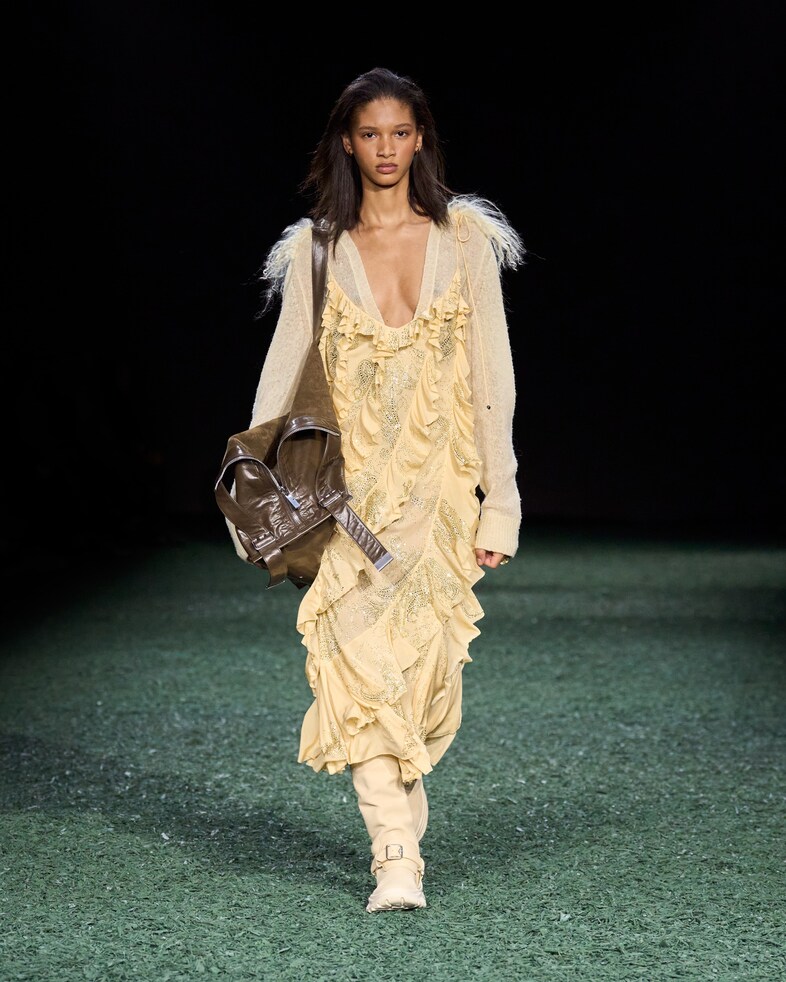 Burberry Winter 2024 Show - Look 25