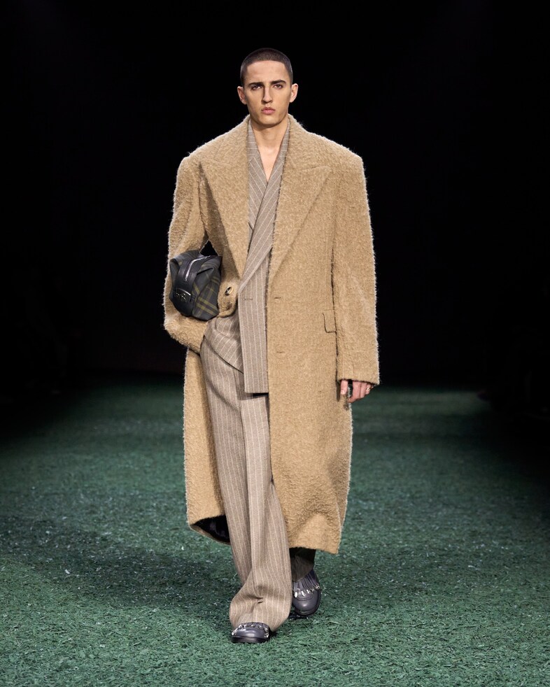 Burberry Winter 2024 Show - Look 30
