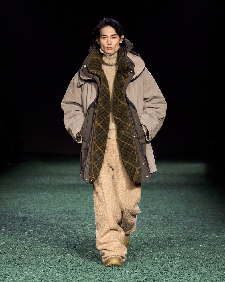 Burberry Winter 2024 Show - Look 33