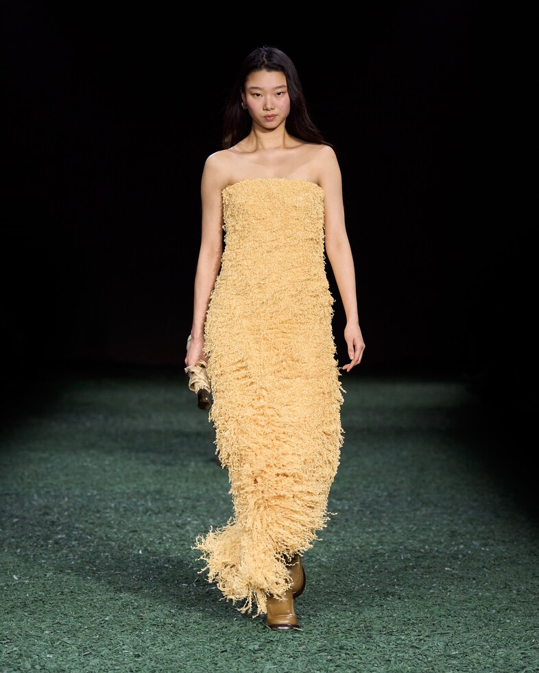 Burberry Winter 2024 Show - Look 36