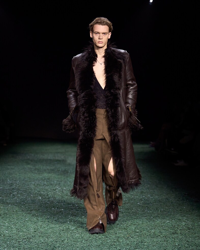 Burberry Winter 2024 Show - Look 37
