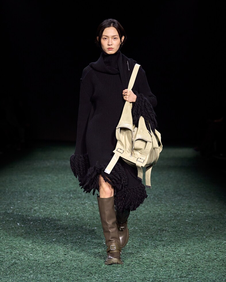 Burberry Winter 2024 Show - Look 38