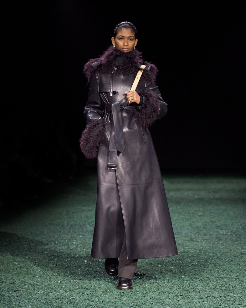 Burberry Winter 2024 Show - Look 43
