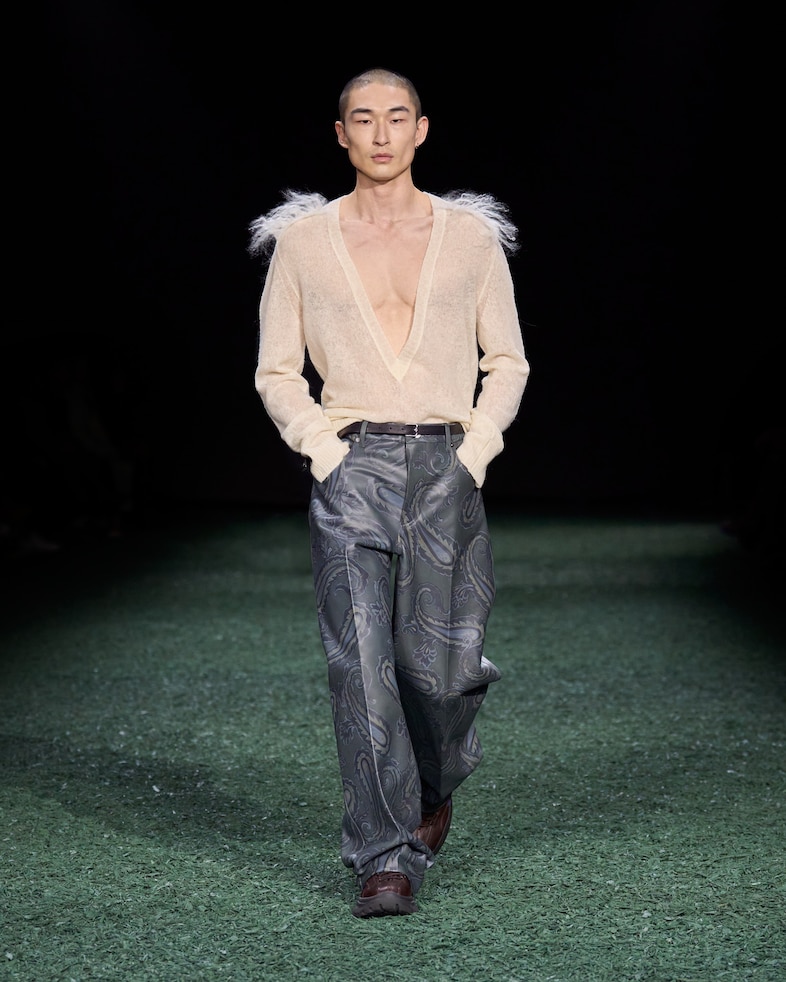 Burberry Winter 2024 Show - Look 47