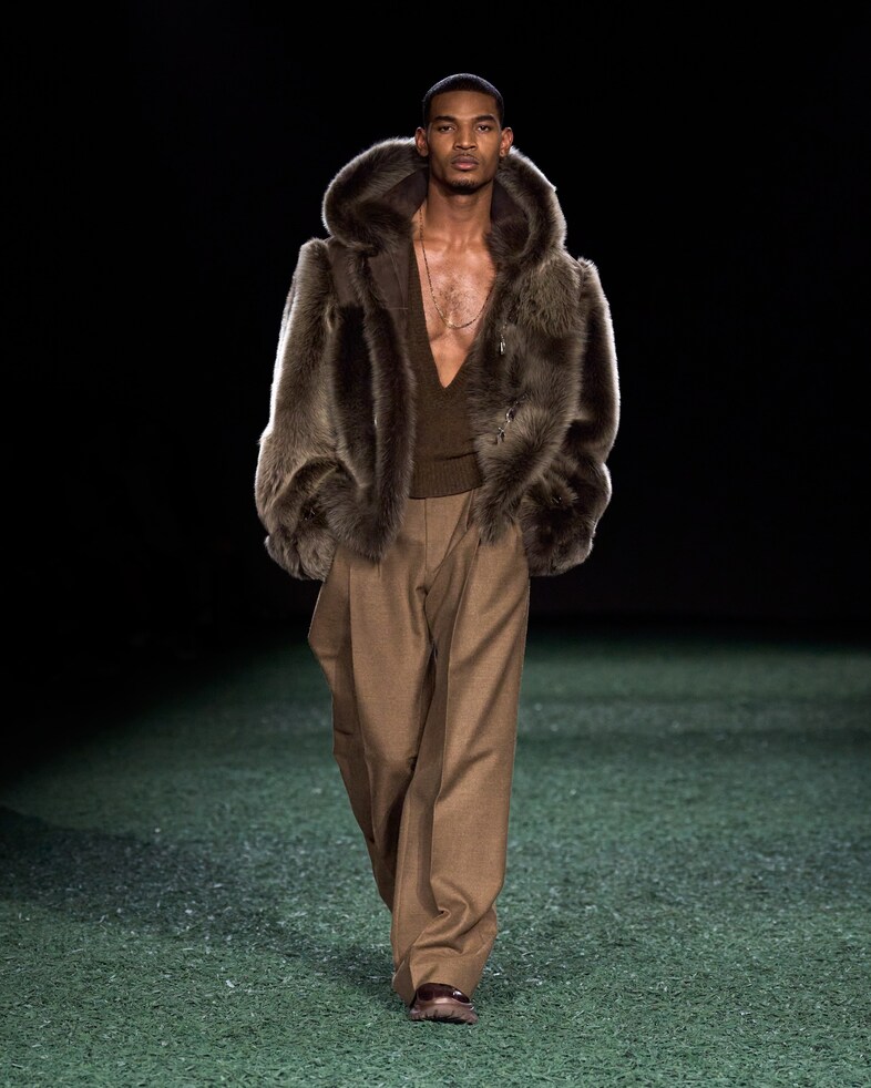 Burberry Winter 2024 Show - Look 54