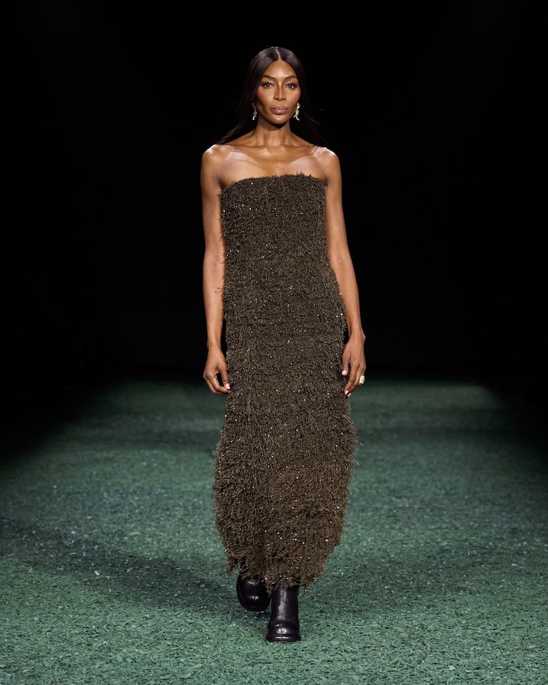 Burberry Winter 2024 Show - Look 55