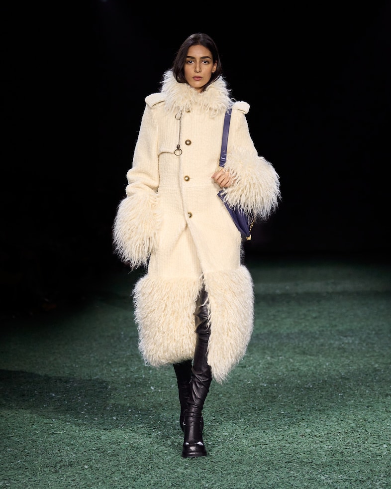 Burberry Winter 2024 Show - Look 56