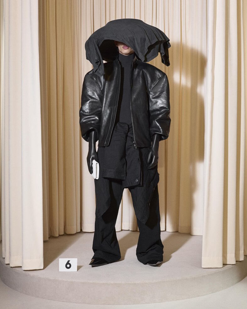 BALENCIAGA 53RD COUTURE LOOK 6 FRONT_NOURREDINE