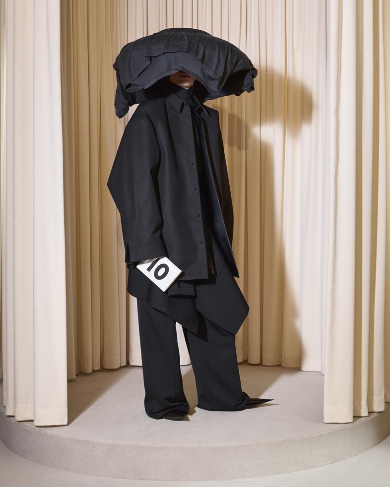 BALENCIAGA 53RD COUTURE LOOK 10 FRONT_KAPLAN