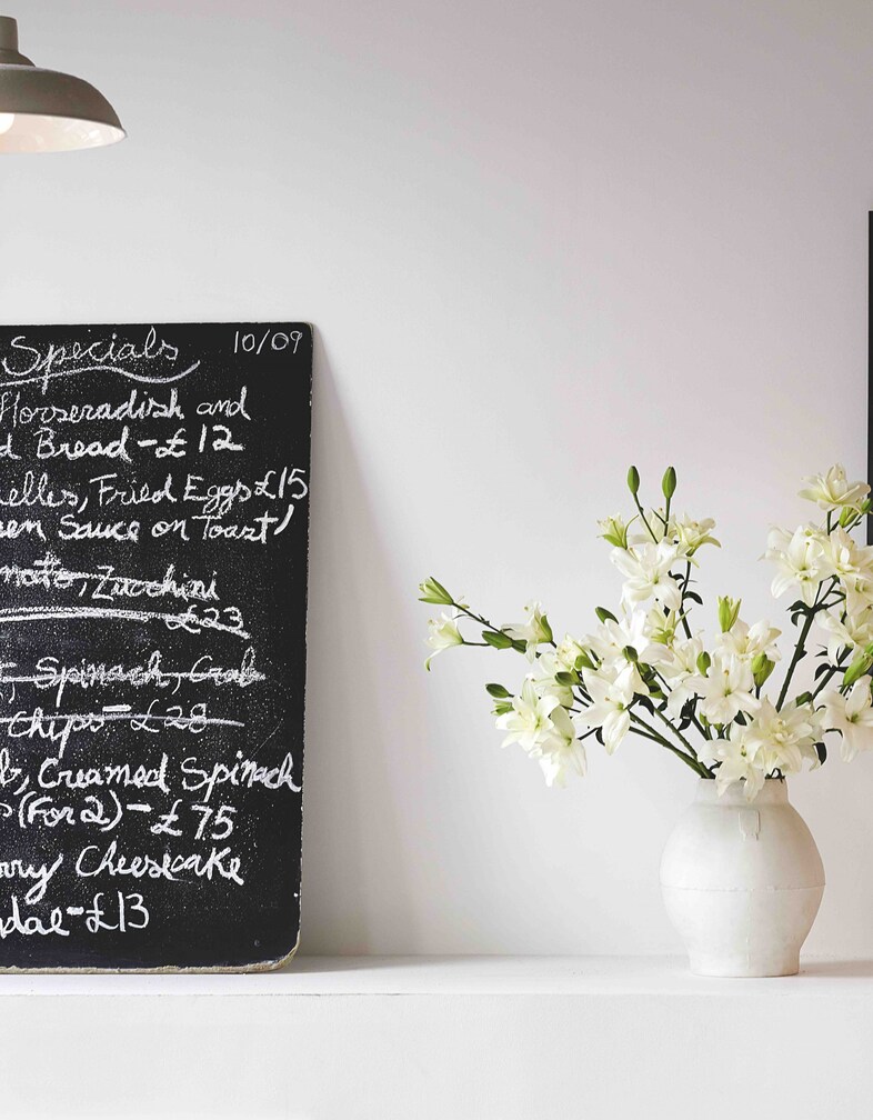 Caf&#233; Cecilia Cookbook by Max Rocha