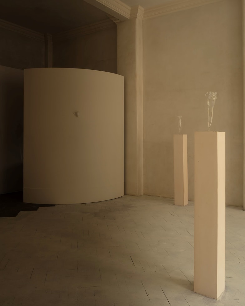 Miranda Keyes glass Tulips exhibition 2024