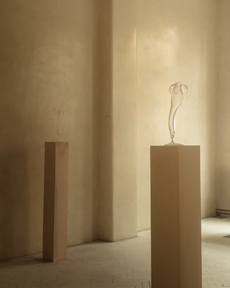 Miranda Keyes glass Tulips exhibition 2024