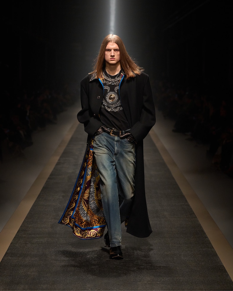 VERSACE FALL-WINTER 2025 - Look (21)