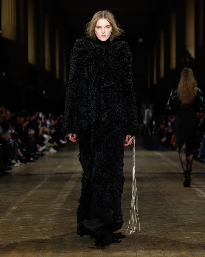 McQueen_AW25_Look_09