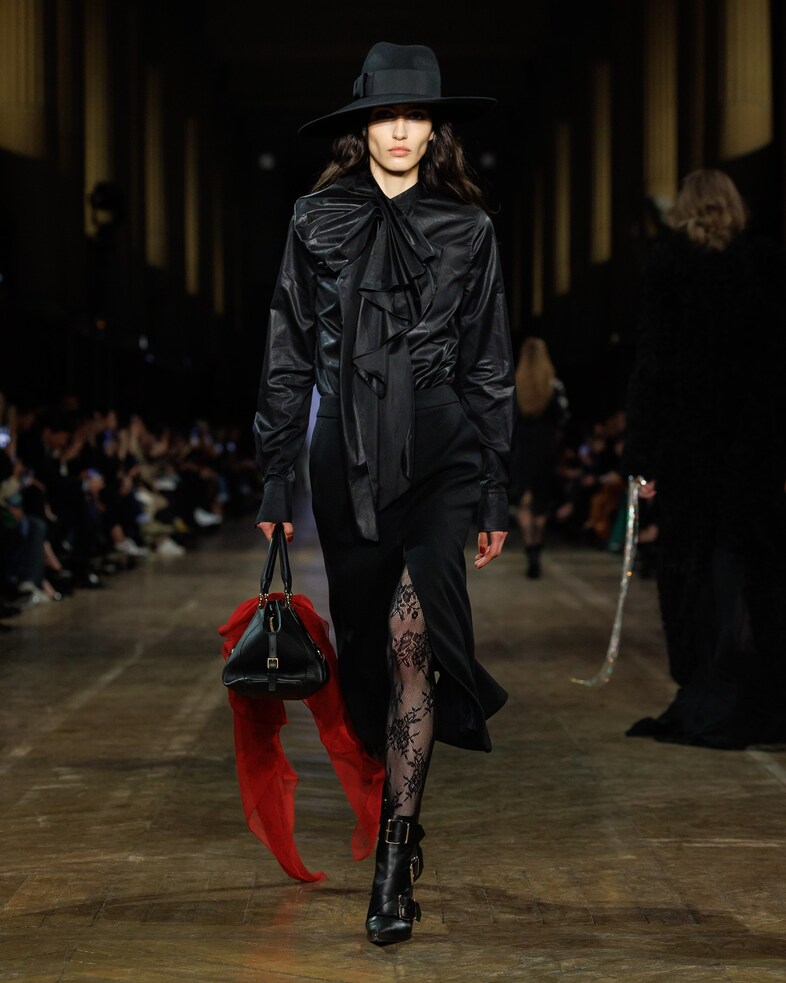 McQueen_AW25_Look_10