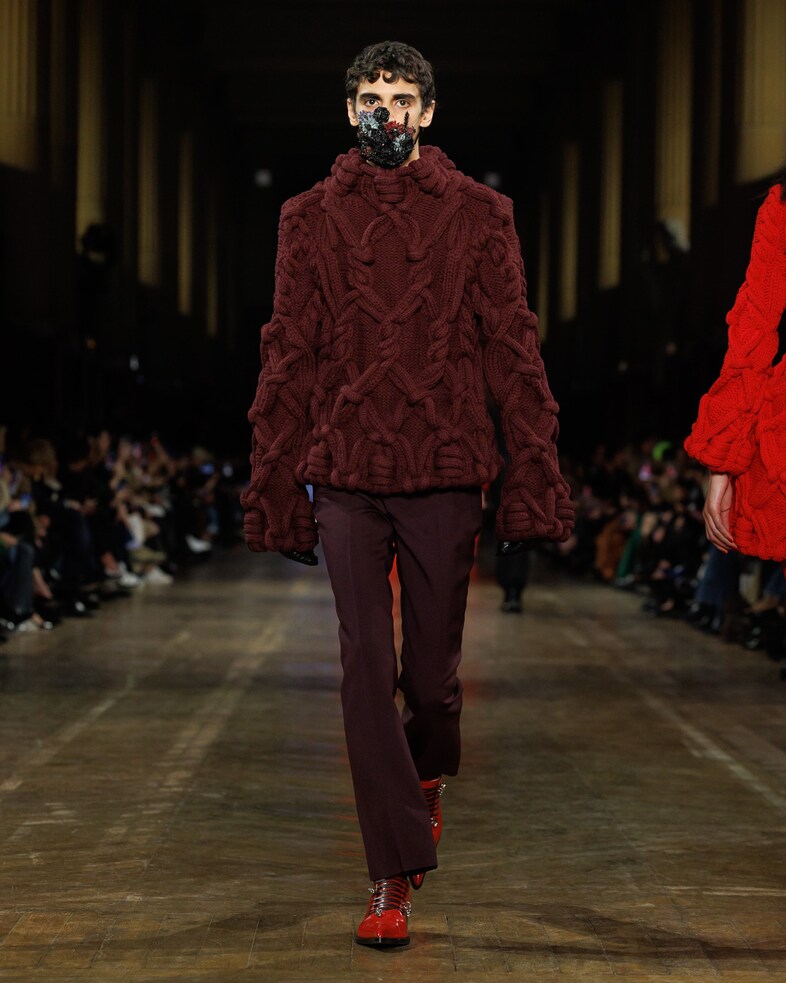 McQueen_AW25_Look_30