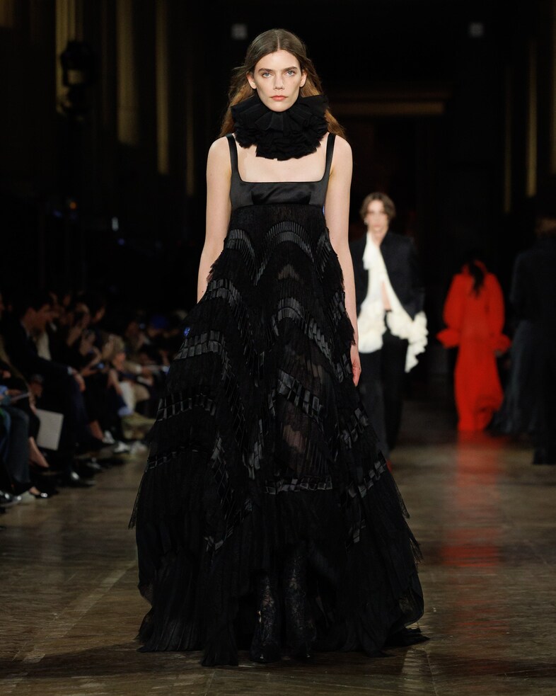 McQueen_AW25_Look_33
