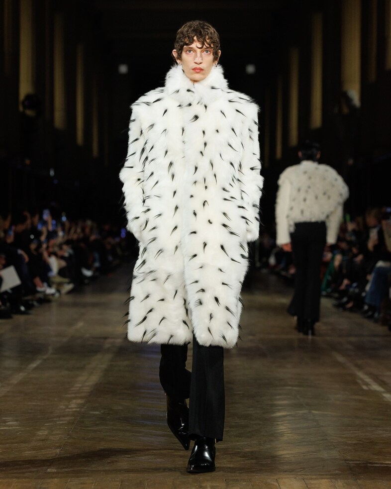 McQueen_AW25_Look_38