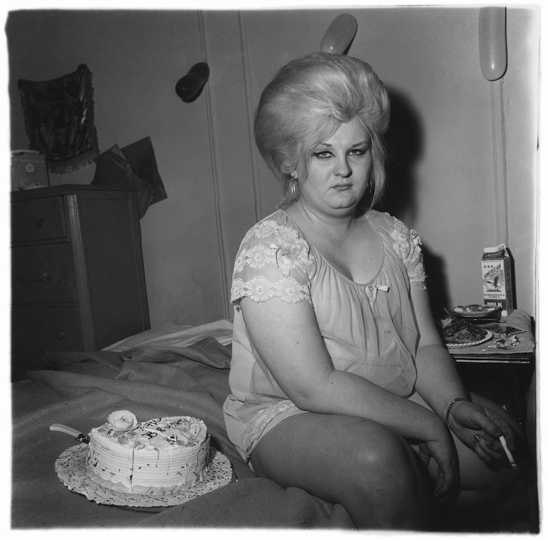 Diane Arbus, Transvestite with her birthday cake, N.Y.C., 19