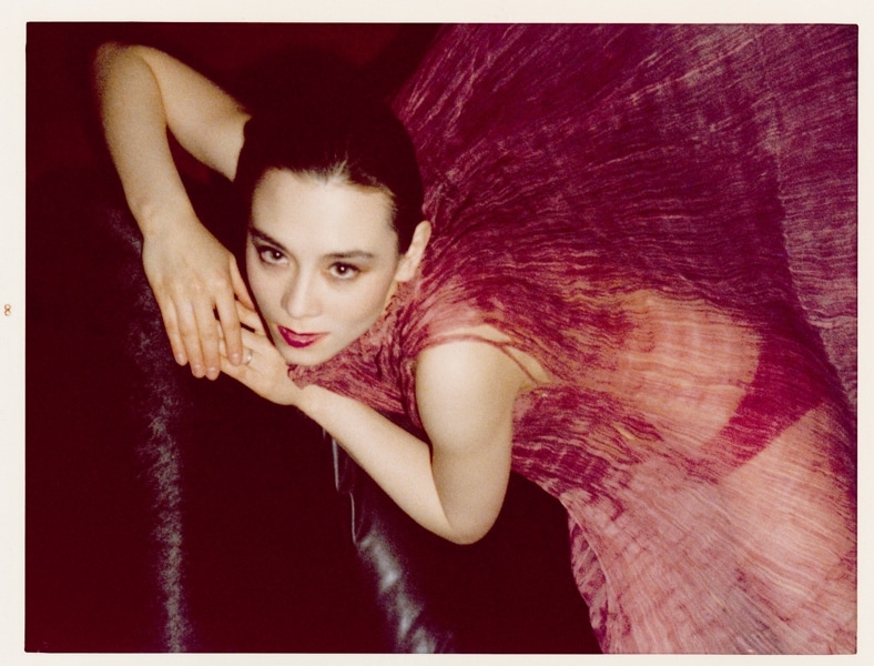 Tina Chow in her Fortuny collection, London, 1977