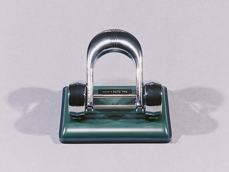Japanese hole paper punch