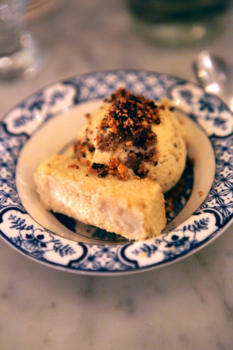 Almond ice cream