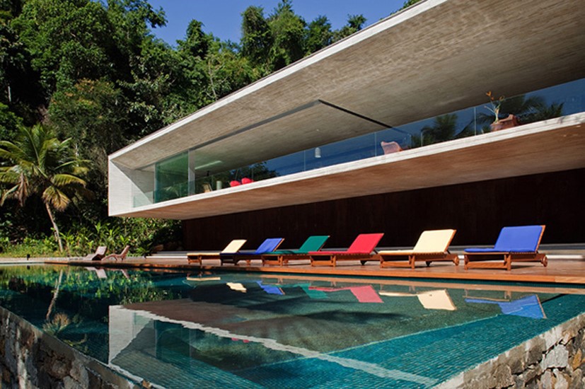 Paraty House by Marco Kogan Architects