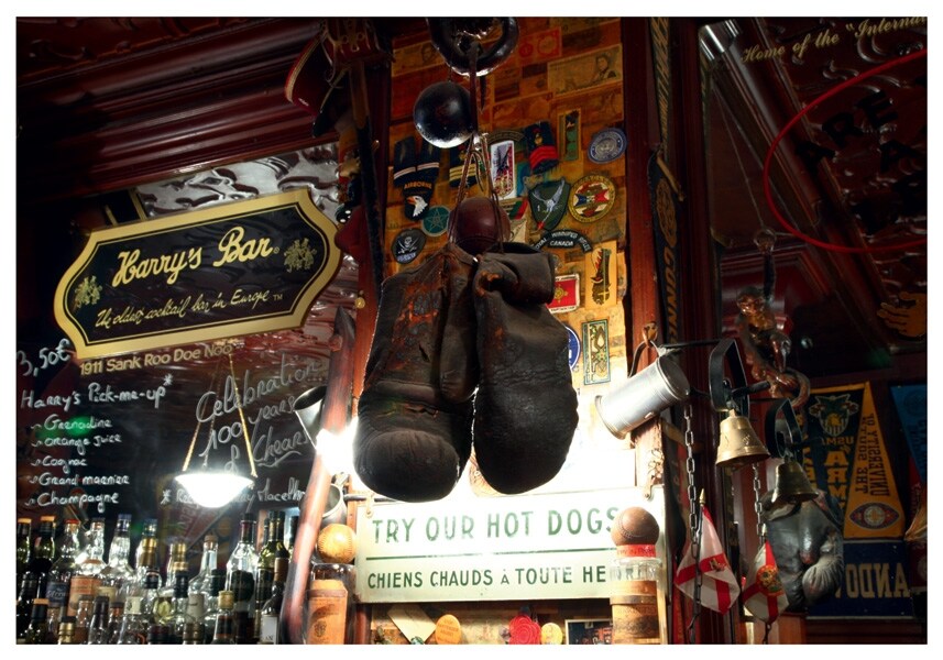 The bar at Harry&#39;s