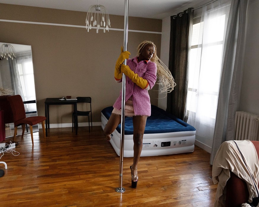 everyth!ng 001 Michella Bredahl and Lotta Volkova Pole Dance