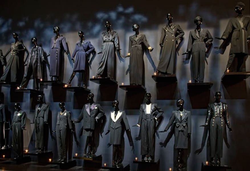 Le smoking gallery, Yves Saint Laurent: The Retrospective at