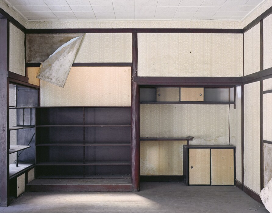 tomoko press 10