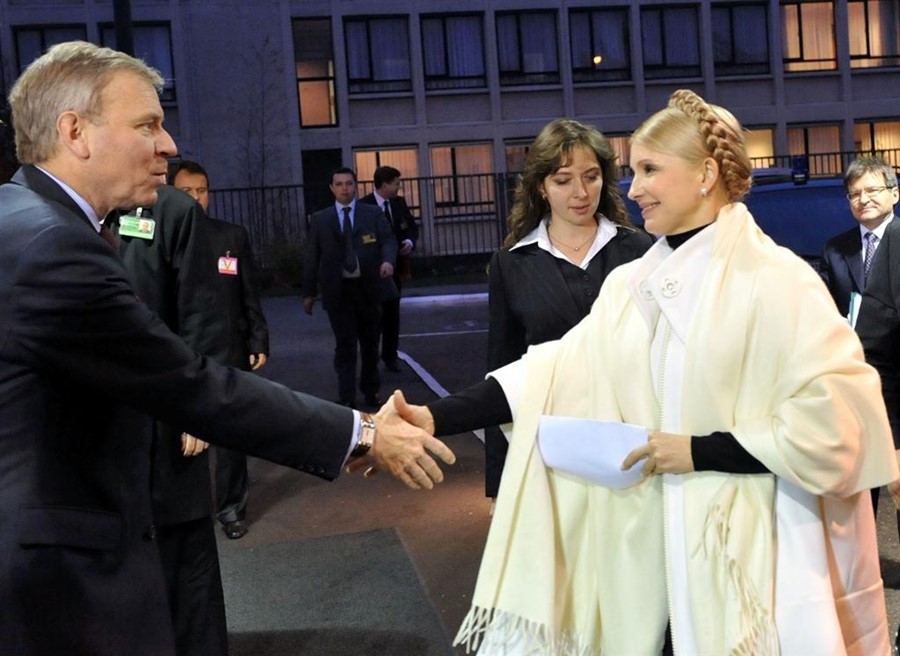 Yulia Tymoshenko and NATO Secretary General Jaap de Hoop Sch
